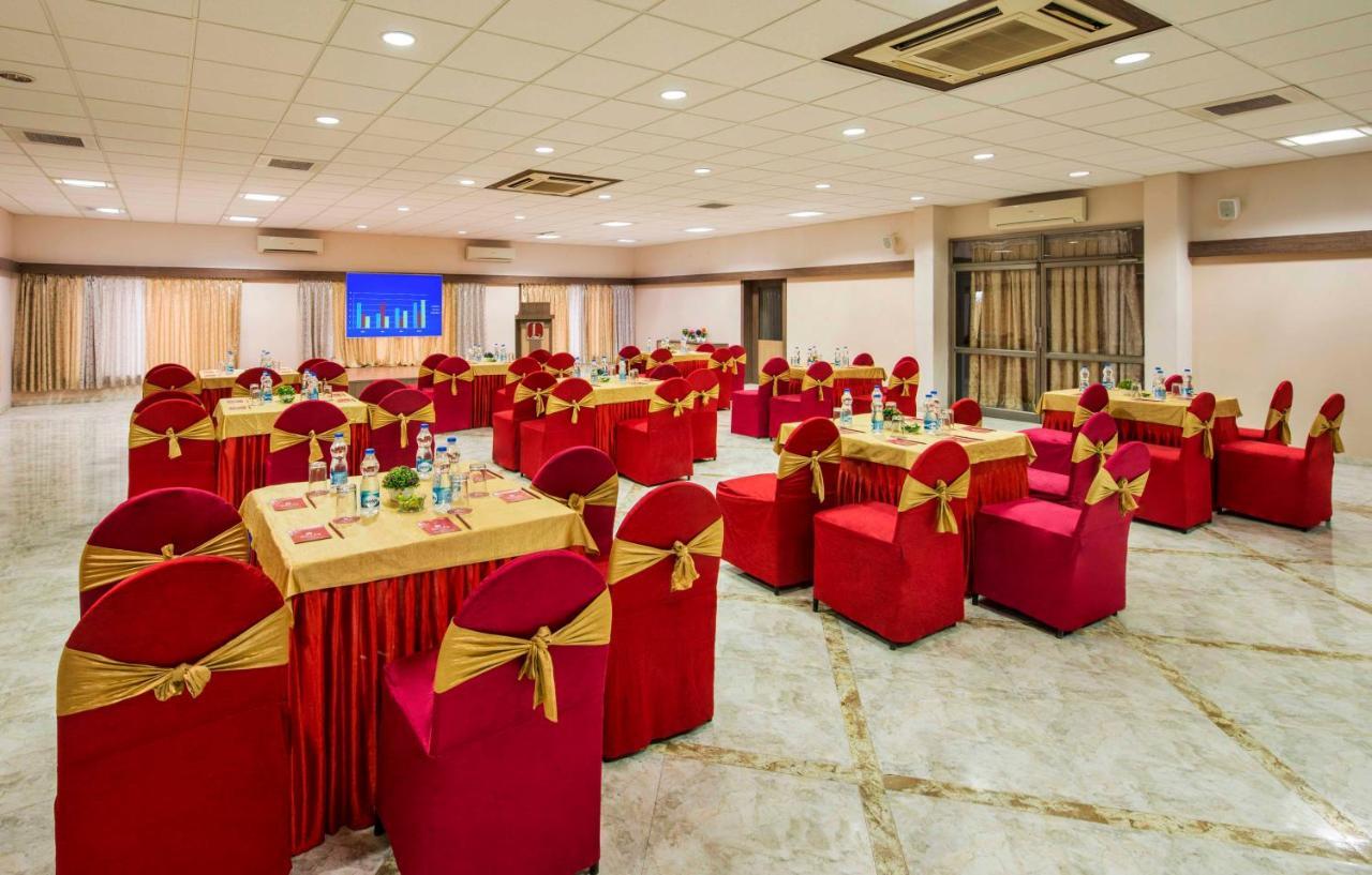 Lion Lords Inn Rajula Экстерьер фото