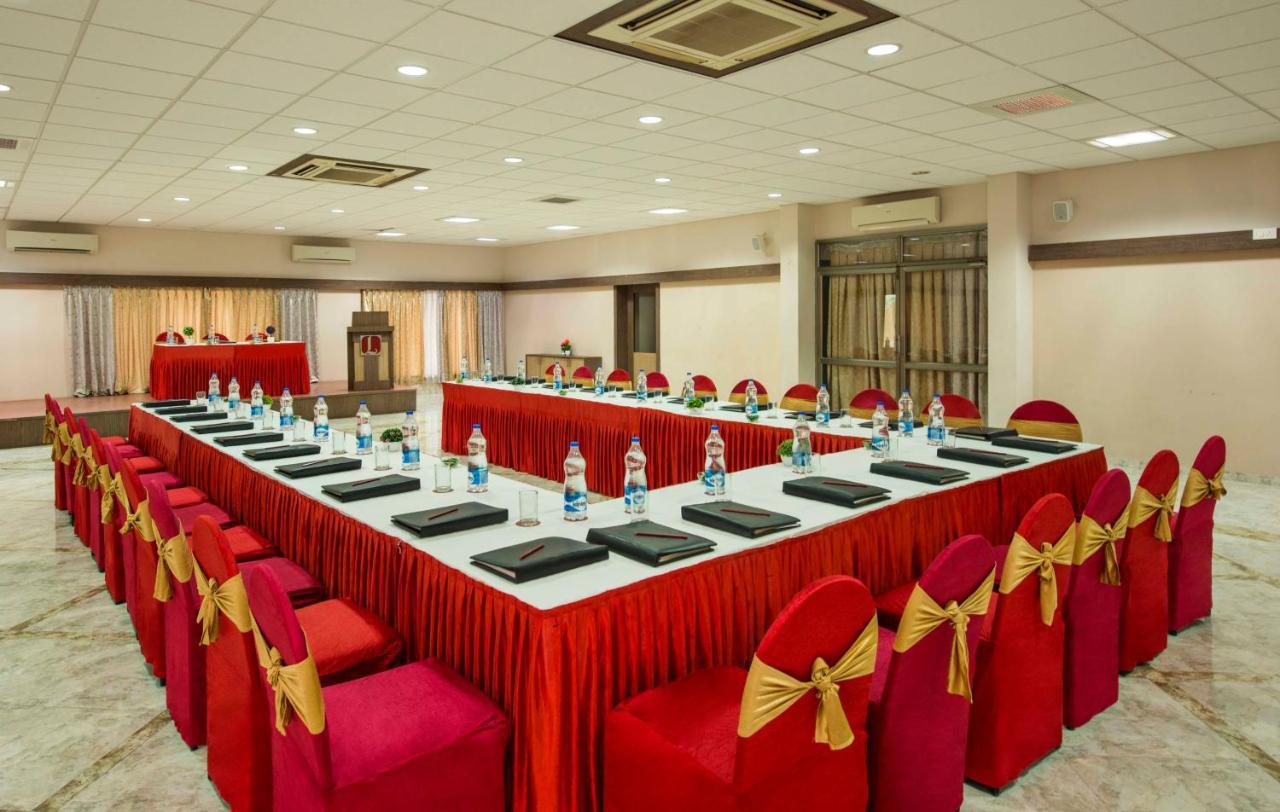 Lion Lords Inn Rajula Экстерьер фото