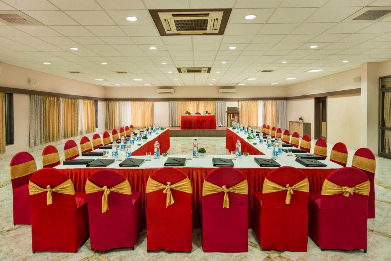 Lion Lords Inn Rajula Экстерьер фото
