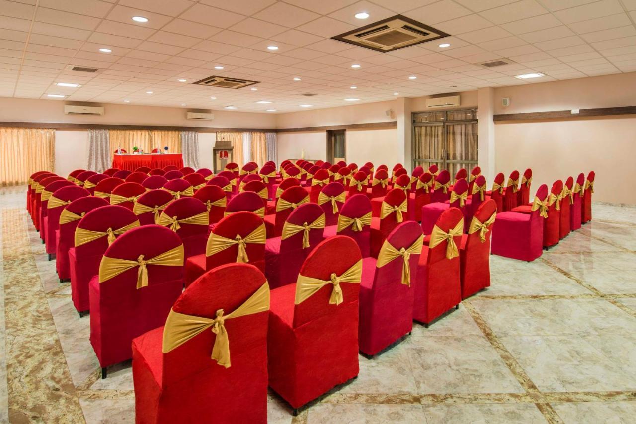 Lion Lords Inn Rajula Экстерьер фото